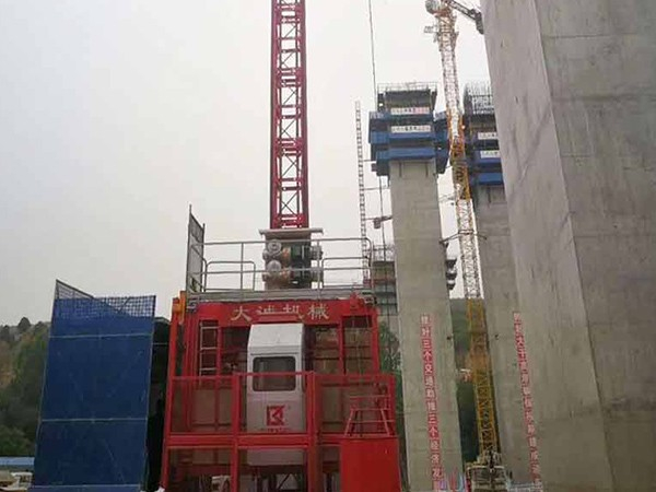 中鐵十九局集團(tuán)使用大誠(chéng)機(jī)械施工電梯、物料提升機(jī)案例